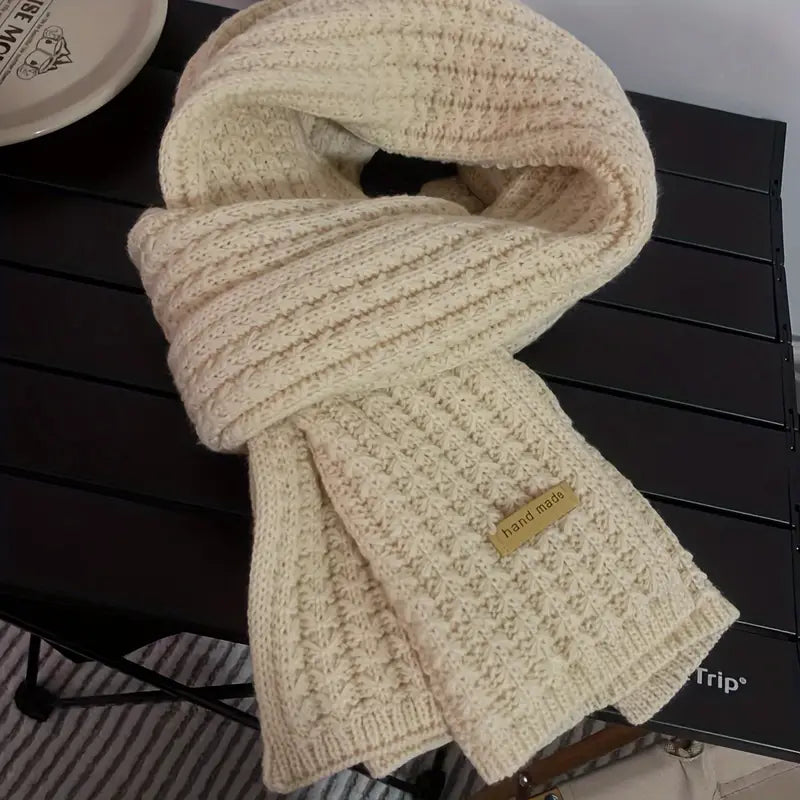 Bea Knitted Scarf in Vintage Style – Warmth with a Touch of Elegance